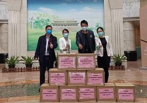 沙巴电竞集团向大沥镇当局捐赠一批医用物资